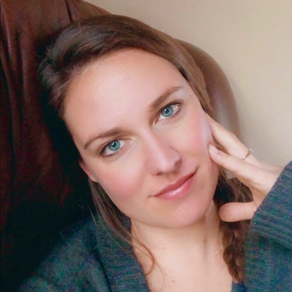 Meet Danielle - Picture 1 of 6